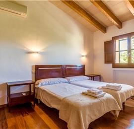 3 Bedroom Villa with Pool near Pollensa, Sleeps 6